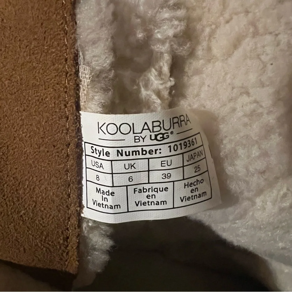 UGG‎ KOOLABURRA Shazi Sheepskin Lined Chestnut Brown Short Fashion Boot